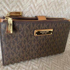NWOT Michael Kors Adele Double Zip Wallet
